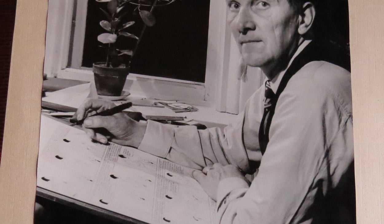 Svartvit bild på författare Elov Persson
